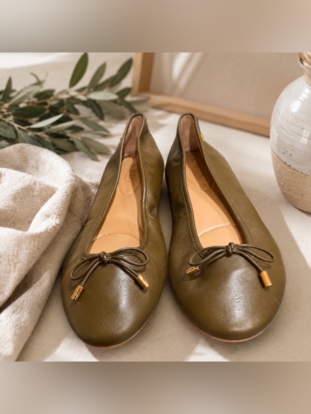 Ralph Lauren Khaki Leather Flats with Bow NWOT size 8.5